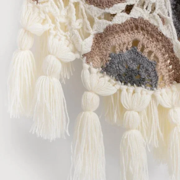 🌞 Sunshine Shawl by Saachi Hand Crocheted Elegance from India - Picture 7 of 14